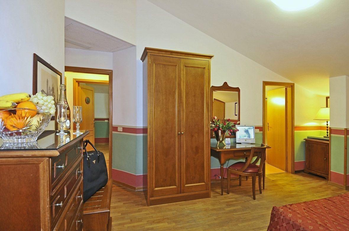 לידו די קאמאיורה Hotel Europa מראה חיצוני תמונה